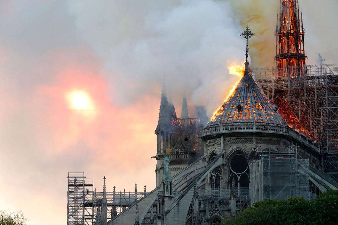 В Париже сгорел Нотр-Дам де Пари — собор Парижской Богоматери архитектура,достопримечательности,катастрофы,Париж,пожар