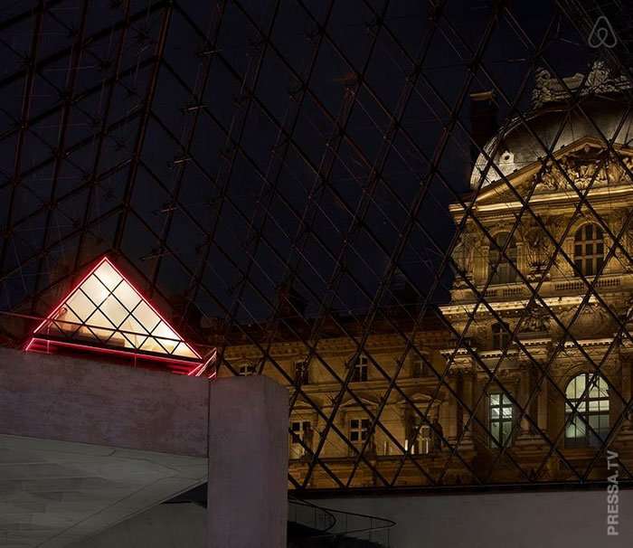 Уникальный шанс — провести ночь в пирамиде Лувра Интересное