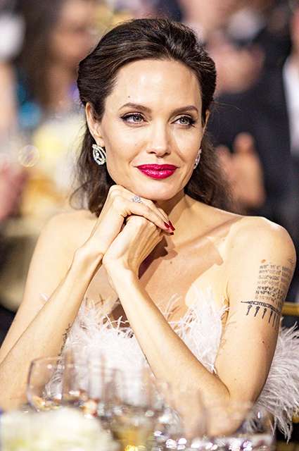 Больше не Питт! Анджелина Джоли официально избавилась от двойной фамилии Новости