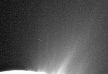 На супутнику Сатурна може бути вода