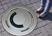 Каналізаційний люк покаже дорогу