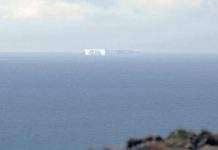 Гігантський айсберг пливе до Австралії