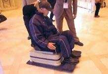 У Японії винайшли літаюче інвалідне крісло