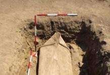 Вчені вивчать дивний свинцеву труну