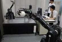 Робот навчився грати на флейті