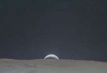 Апарат NASA успішно бомбардував Місяць