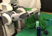 Новий робот вчиться на власних помилках