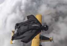 НОРВЕЗЬКА ЕКСТРЕМАЛ ПРОЛЕТІВ ПОРУЧ З ЛІТАКОМ НА ВИСОТІ 4,5 ТИСЯЧ МЕТРІВ…