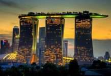 Правила роботи чиновника в Сінгапурі