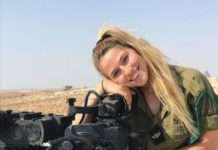 Чоловік заходить в квітковий магазин