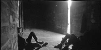 Хто подорожує на товарних поїздах в Росії