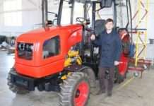 На Камешковском механічному заводі зібрано перший трактор «Володимир»