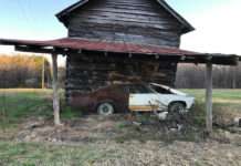 Цей Chevrolet Impala простояв під навісом 35 років — справжня знахідка сарайная