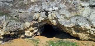 Втрачений в печері