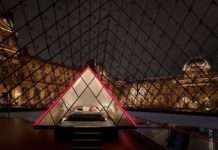 Унікальний шанс провести ніч в піраміді Лувру