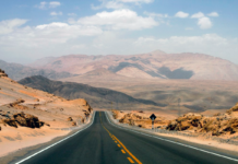 Чому з північної америки не можна потрапити в південну на авто?