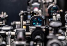 Новий оптичний “транзистор” прискорить обчислення в тисячу разів при мінімальних енерговитратах