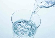 Чи можна пити дистильовану воду і чим вона відрізняється від кип’яченої води?