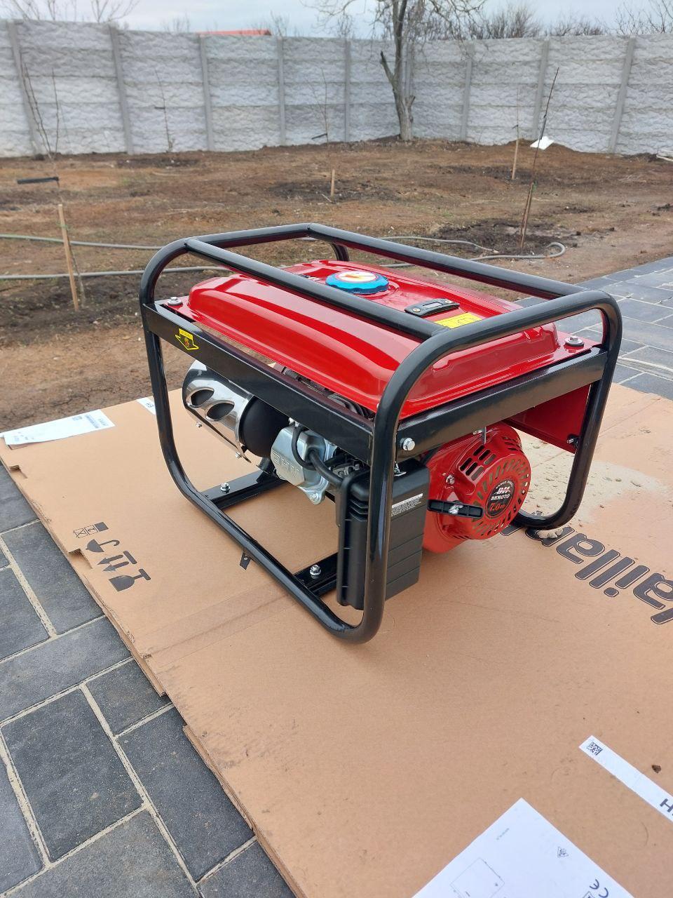 бензиновий генератор в роботі на дачі
