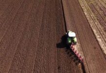 Збаламучуючи ґрунт: коли оранка йде проти природи 🌾